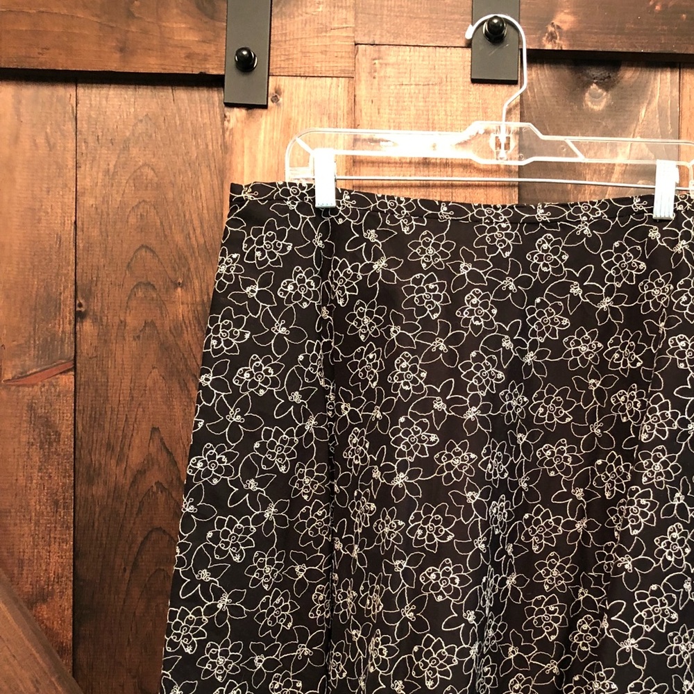 Cute black and white embroidered flower skirt